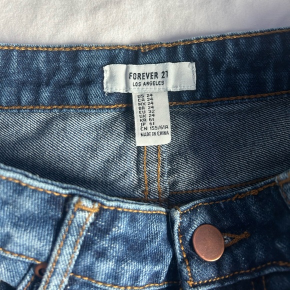 Forever 21 Blue Denim Distressed Shorts Size 24 - Picture 3 of 3